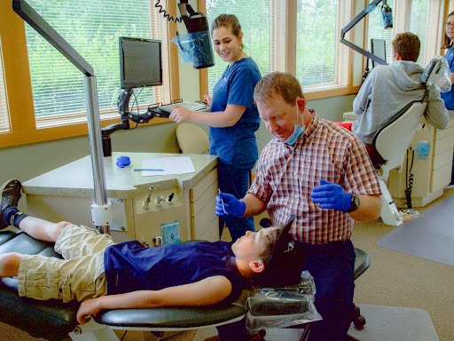 Why Your Child Should See An Orthodontist By Age 7